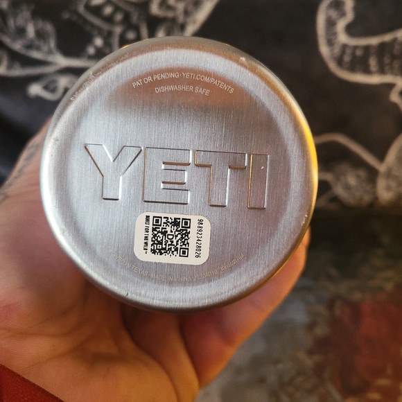 Yeti - Picture 5 of 5